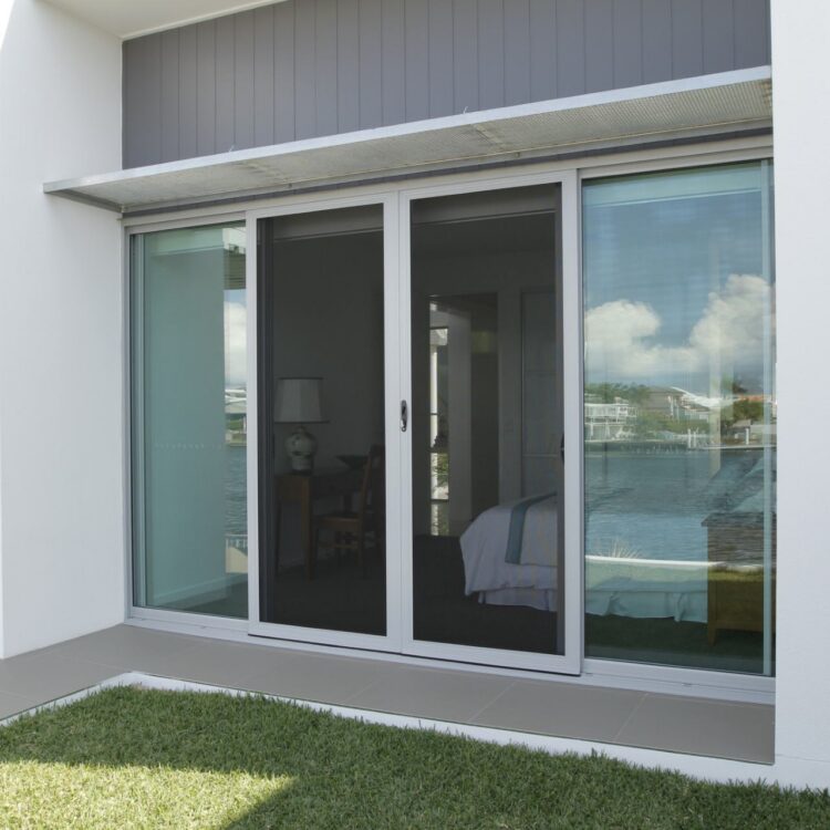 Xceed Sliding Door